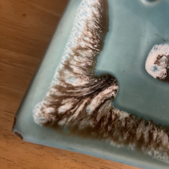 Vintage Mid-Century Modern Ceramic Ashtray With Textured Glaze - Picture 3 of 9